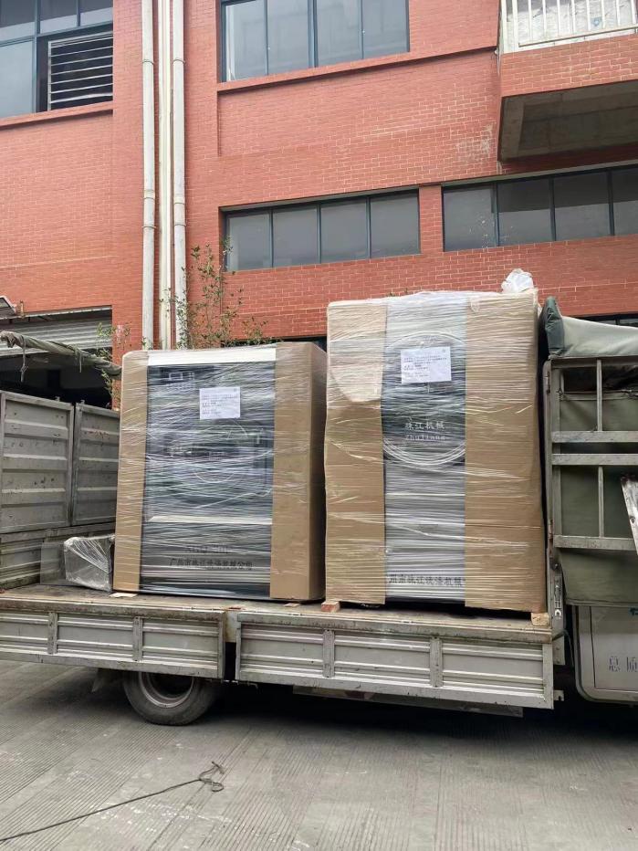 珠江洗滌設(shè)備：小型工業(yè)用洗衣機(jī)廠的最佳選擇